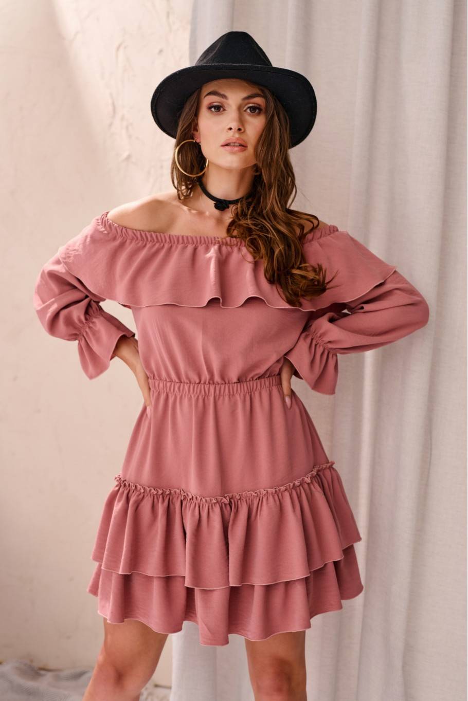 Almeria - off-the-shoulder dress with long sleeves PRO