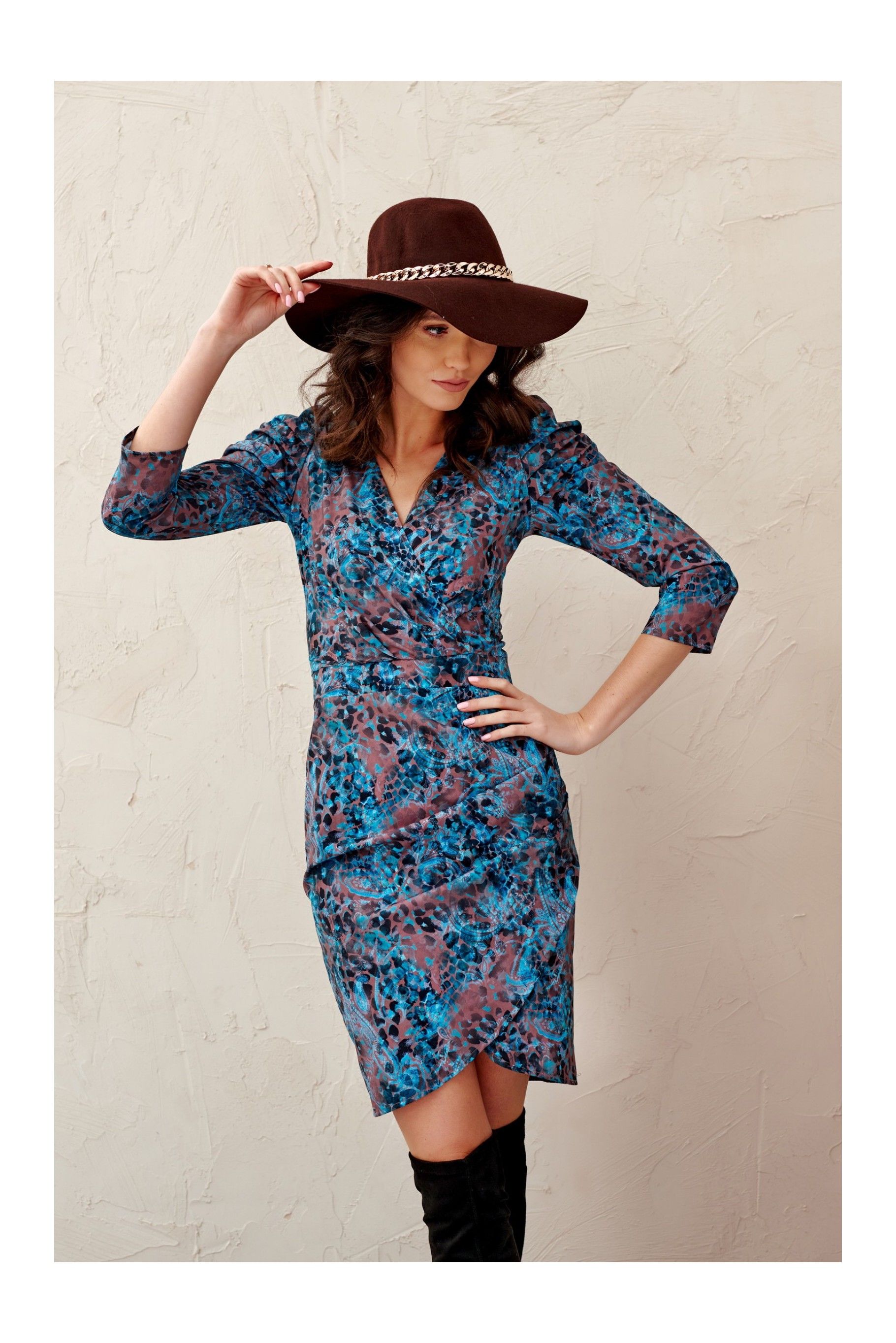 Laura - patterned dress with 3/4 sleeves L21