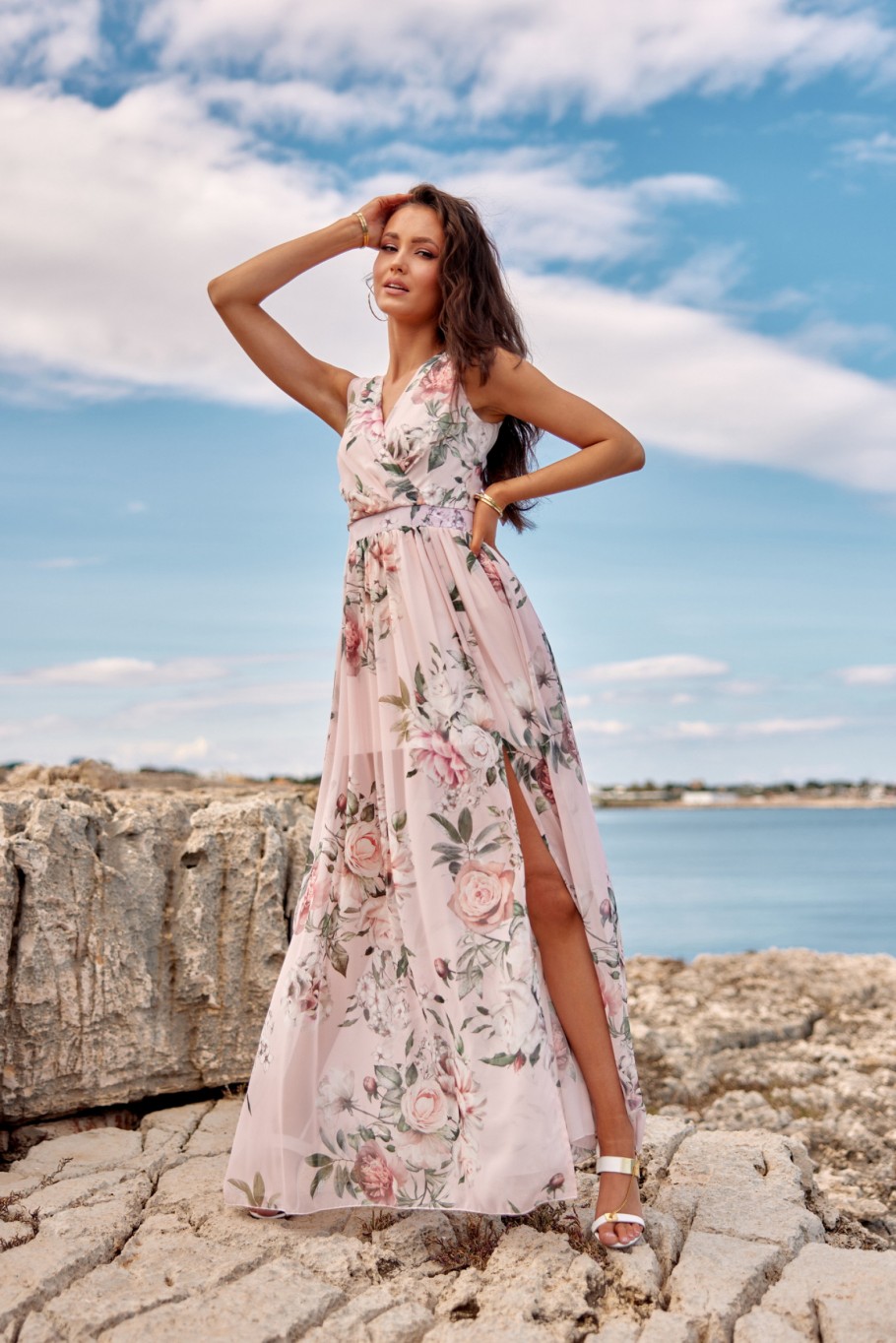 Jasmin - patterned maxi dress with a slit on the leg D03