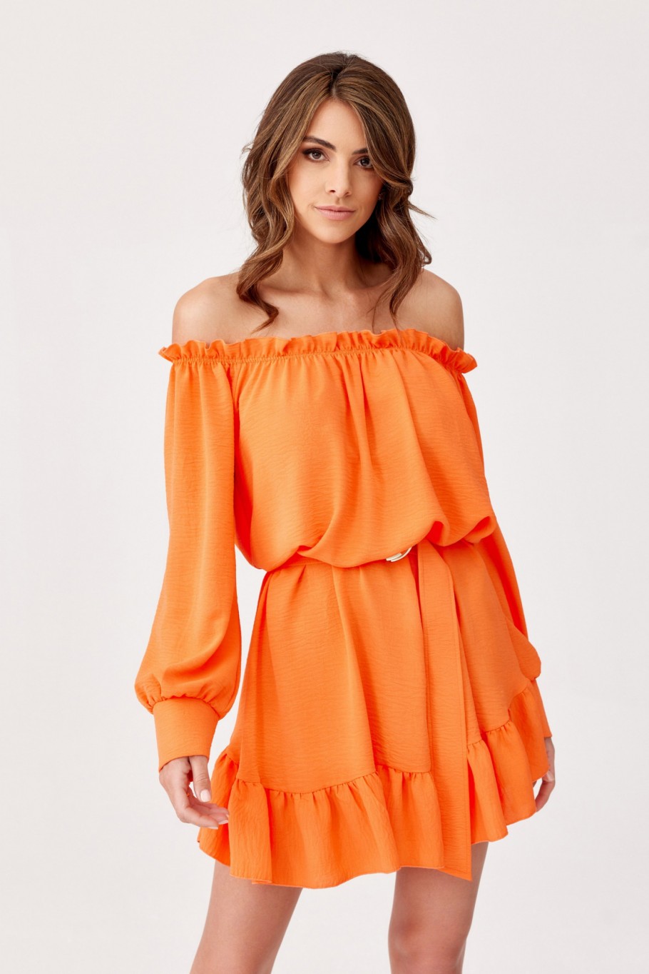 Cindy - off-the-shoulder dress with ruffles and adjustable belt POM